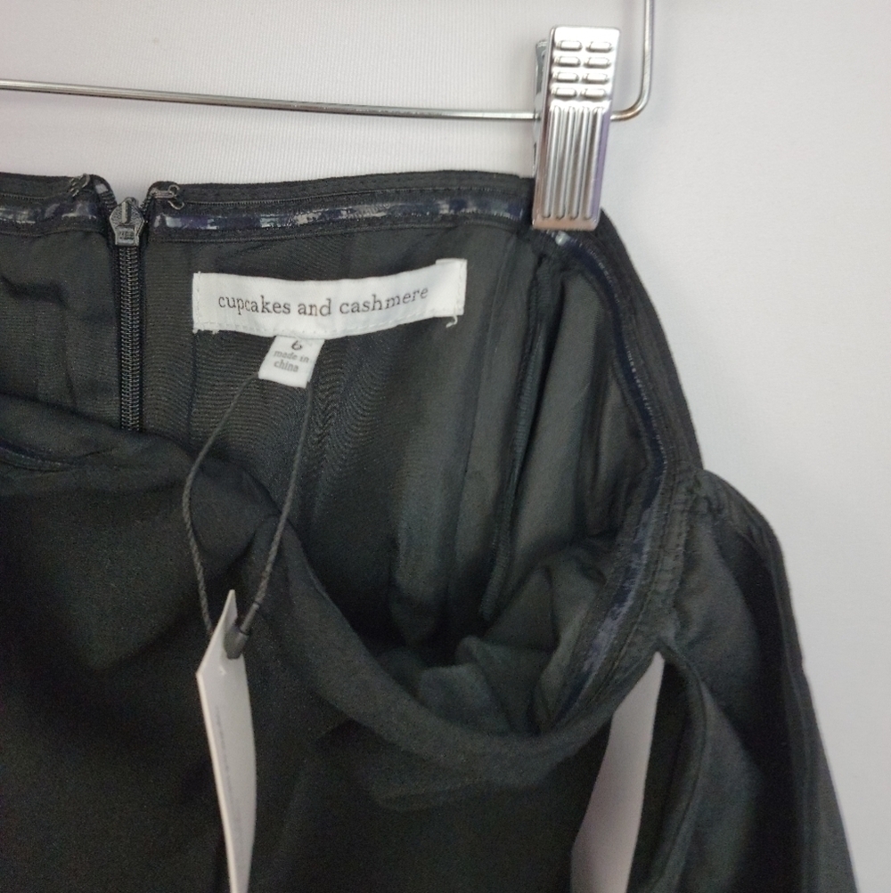 Women's size 6 cupcakes and Cashmere off the shoulder dress - Picture 5 of 7